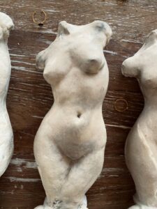 N°1 buste feminin